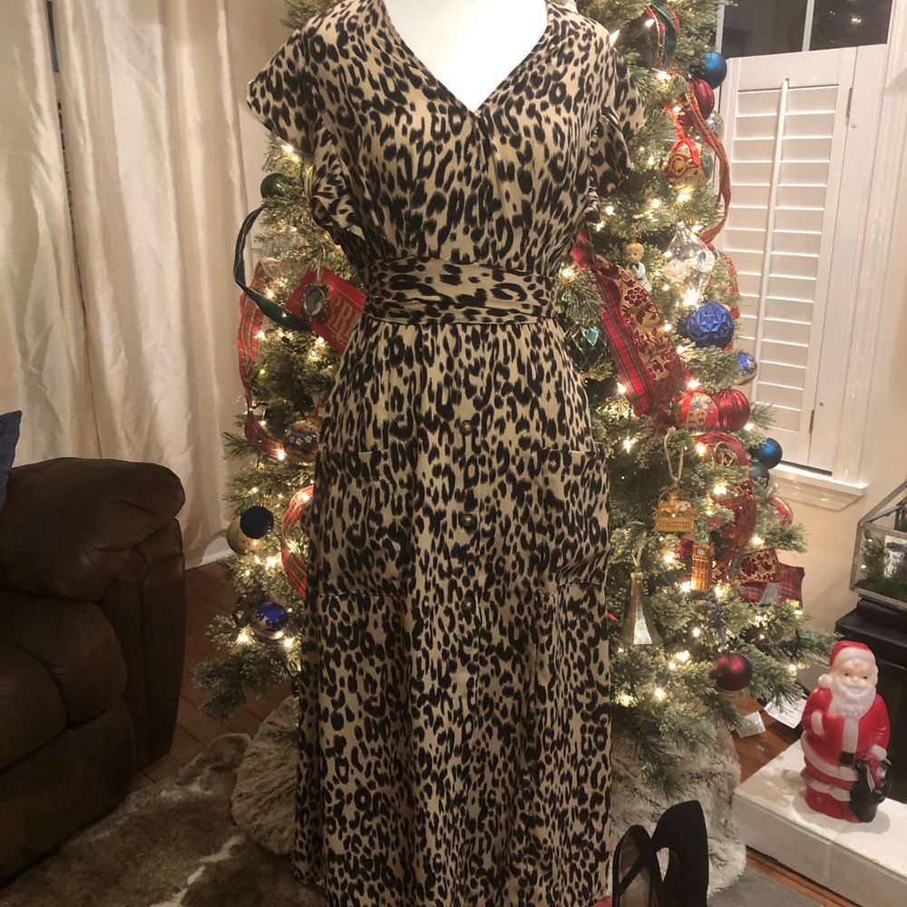 Leopard Print midi dress with pockets